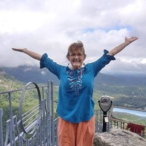 Meet your Posher, Pam